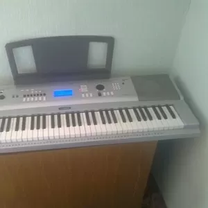 Продам сентизатор Yamaha DJX - 230