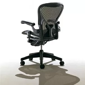 Herman Miller Aeron,  PostureFit офисное кресло