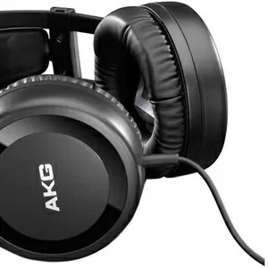 Наушники AKG K511 в салоне