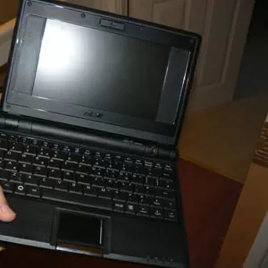 Продам целиком или на запчасти нетбук Asus EEE Pc 4G