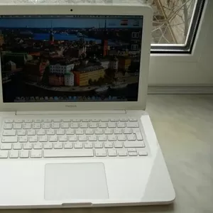 Macbook Unibody 2.4 GHz,  8 GB 1067 MHz DDR3,  NVIDIA GeForce 320M 256MB