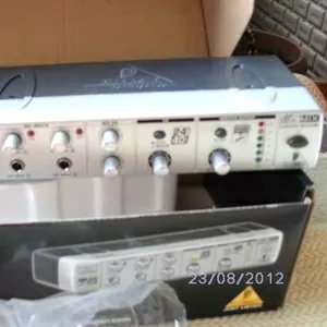 Караоке приставка для качественного пения Behringer MIX 800