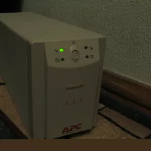 Источник безперебойного питания АРС Smart-UPS SU420