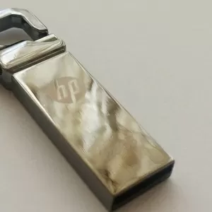 Продам usb флешку на 128gb от HP (новая). Usb флешка на 128gb от HP. С